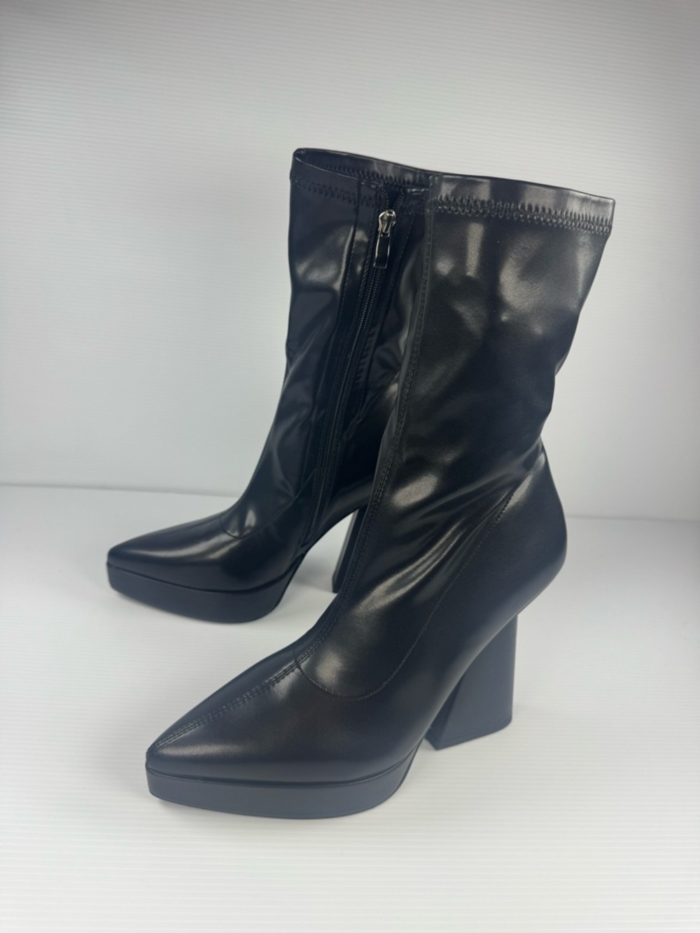 AKIRA Saxton Black Platform Heel Boots Size 10 Pointed Toe Sculpted Heel NWT - Picture 3 of 6
